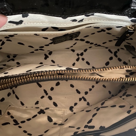 💥SOLD💥Kate Spade Patent Leather Purse - Picture 4 of 5